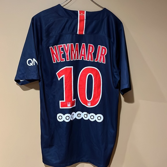 Neymar 2018 PSG jersey - Picture 2 of 3